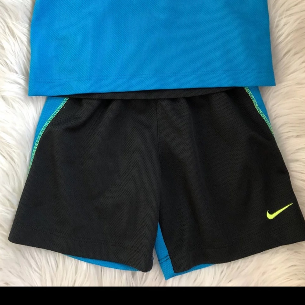 Nike Outfit - Picture 2 of 2
